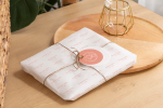 Dantelli Home desenli baskılı pelur kağıdıyla sarılmış ürün